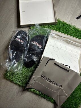 Balenciaga Fur Slides – Cozy ✨